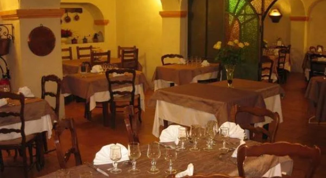 Moulin de la Sambuc, Забронировать Отель Отели Hautes-Alpes с парковкой, Парковка