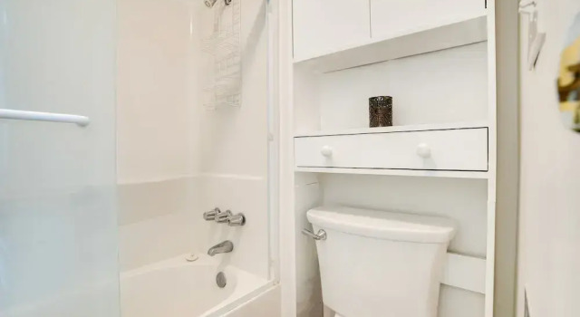 Апартаменты c 1 комнатой с балконом Lovely Crescent Bar Condo w/ Community Amenities!