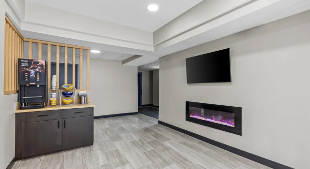 Days Inn & Suites by Wyndham Union City