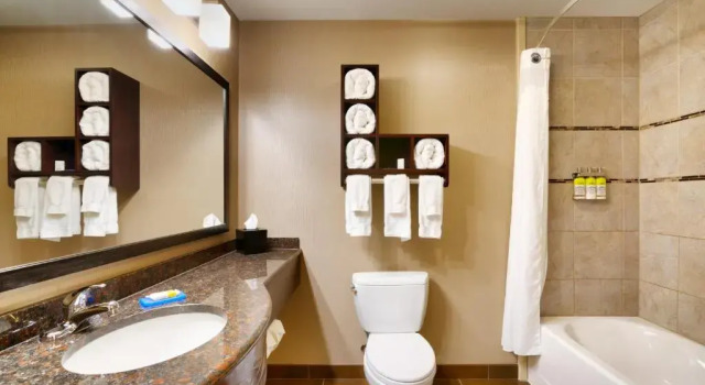 Двухместный люкс Holiday Inn Express Hotel & Suites Butte by IHG