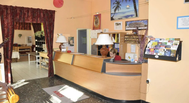 Sarl Hotel Cesar, Rezerwuj Hotel Nimes Gard