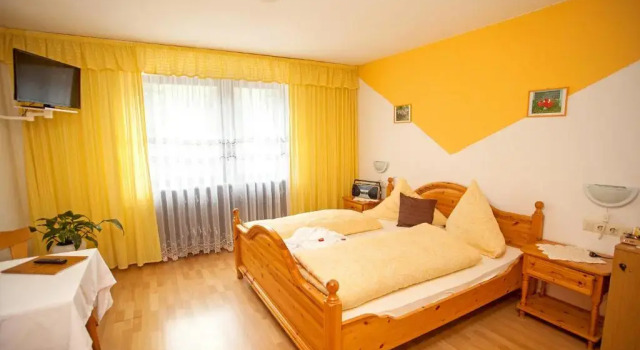 Двухместный номер Standard Auerhahn Bed and Breakfast - Black Forest - Waldhotel