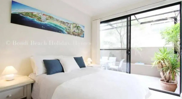 Bondi Beach Garden Apartment, Забронировать Апартаменты/квартира Отели Уэверли с парковкой, Парковка