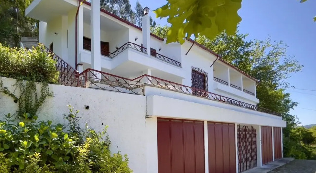 Villa Bouro - Stunning 4-bed Villa Near Geres, Varaa Villa Huvilat kohteessa Norte Region, Villa