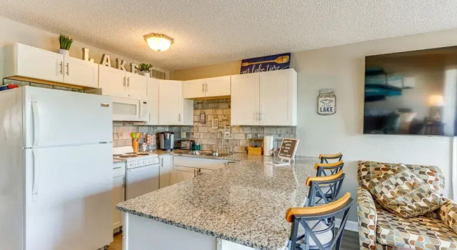 Апартаменты Pool Access & Lake View: Osage Beach Condo!