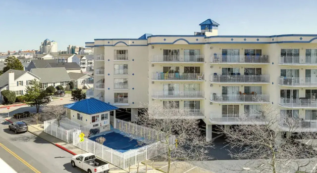 Steps to Boardwalk! 4th-floor Ocean City Beach Gem