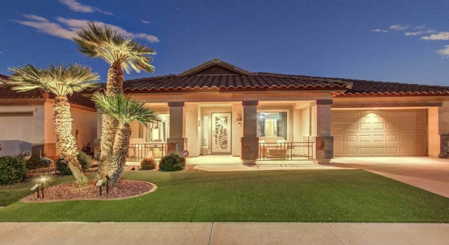 Sunny Surprise Home w/ Luxe Backyard Oasis!, Foglalás Nyaraló Surprise Scottsdale