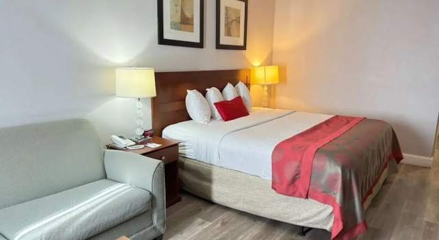 Номер Superior Ramada by Wyndham Vineland Millville Area