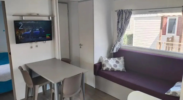 charmant mobil home 2 chambres Valras plage, Book Hotel Hoteller i Sérignan-Plage med pool, Swimmingpool
