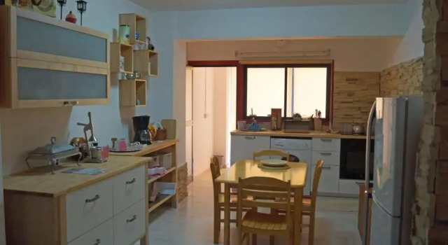 Апартаменты Deluxe Destalo Court Larnaca Apartment