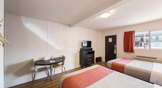 Четырёхместный номер Standard Motel 6 Cranbrook