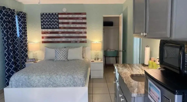 Beach House Hotel