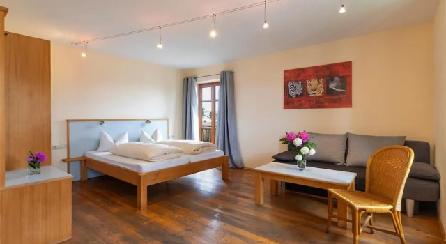 Zum Kirchenwirt, Rezervasyon Otel Thyrnau Bavarian Forest