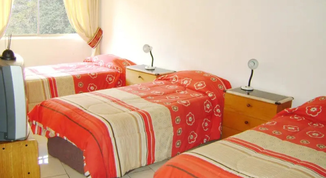 Трёхместный номер Standard с балконом Windsor Suites Hotel