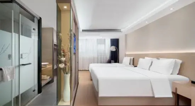 Двухместный люкс Deluxe Lavande Hotel Nanchang Bayi Plaza