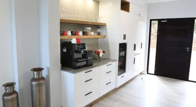 Коттедж с 4 комнатами Lavender Moon Guest House