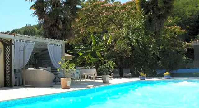 La Caldamente, Rezerwuj Hotel Hotele w Rieux-de-Pelleport z basenem, Basen