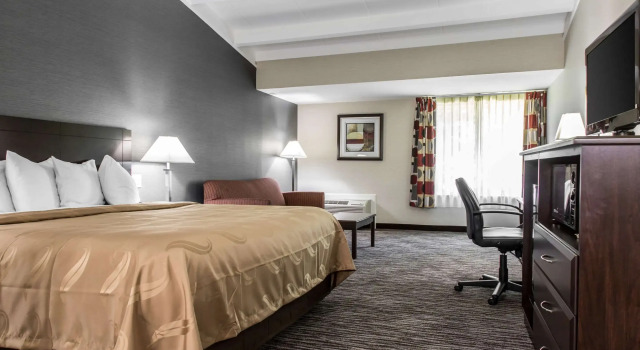 Двухместный люкс Quality Inn & Suites Danbury near University