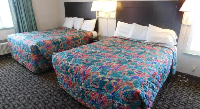 Четырёхместный номер Standard Inns of California Salinas