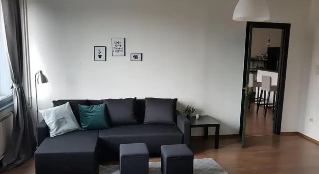 27 Shades of Green (4 bedroom 3 Bath Sunny Central), Varaa Hotelli Budapest Budapest