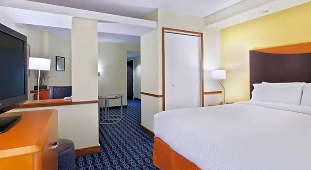 Студия Fairfield Inn & Suites Charlotte Arrowood