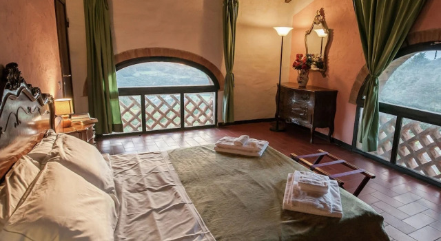 Serene farmhouse in Dicomano with swimming pool, Varaa Lomakoti Dicomano Toscana