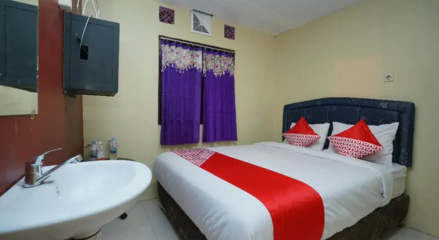 OYO 927 Carina Hotel