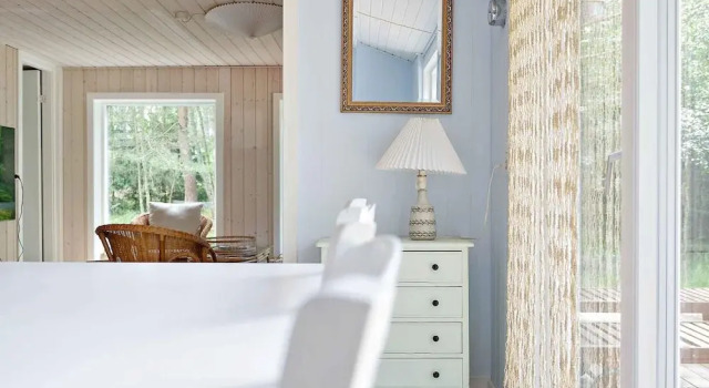 5 Star Holiday Home in Aakirkeby, Book Feriehus Sommerhuse i Hovedstaden region, Hytte