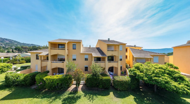 Paese Serenu, Rezerwuj Hotel Hotele w Korsyka z parkingiem, Parking