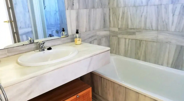 Top Floor 2 Bedroom Duplex 360 Views F-5, Забронировать Дом для отпуска Виллы Марбелья, рядом с Художественный музей Ralli, Вилла