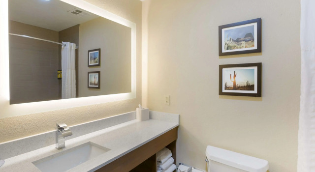 Четырёхместный номер Standard Best Western Plus Surprise-Phoenix NW