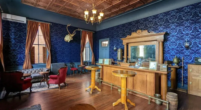 White House Hotel, Book Hotel Hoteller i Hermann med parkering, Parkering