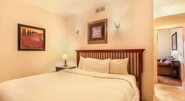 Macgregor Mountain 27c 1 Bedroom Condo by RedAwning