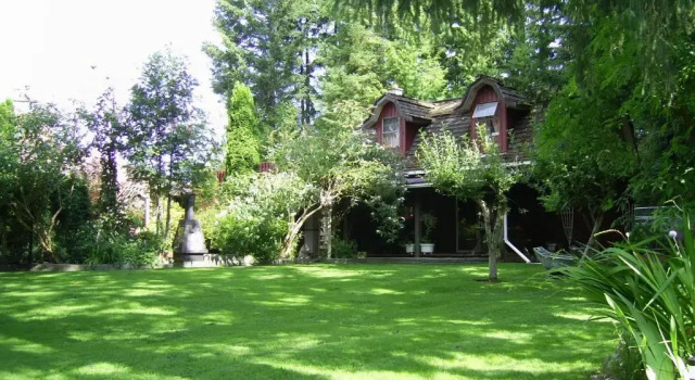 Коттедж c 1 комнатой Garden House