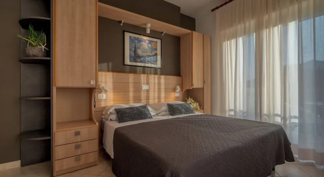 Двухместный номер Superior с балконом и с видом на город Hotel Mocambo Riccione CENTRALISSIMO AL MARE