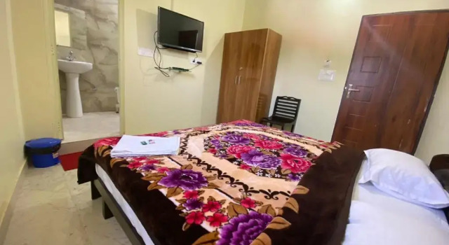 Hotel Govind Palace, Rezervovat Hotel Rišikéš Uttarakhand