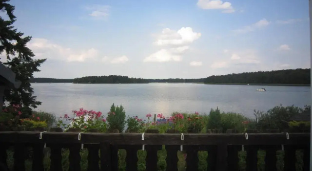 Апартаменты Gast-& Logierhaus Am Rheinsberger See