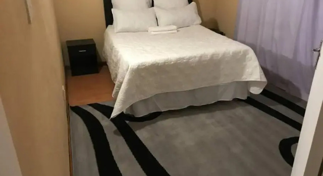 Stunning 2 bedroom guesthouse available, Boek Hotel Kempton Park Gauteng