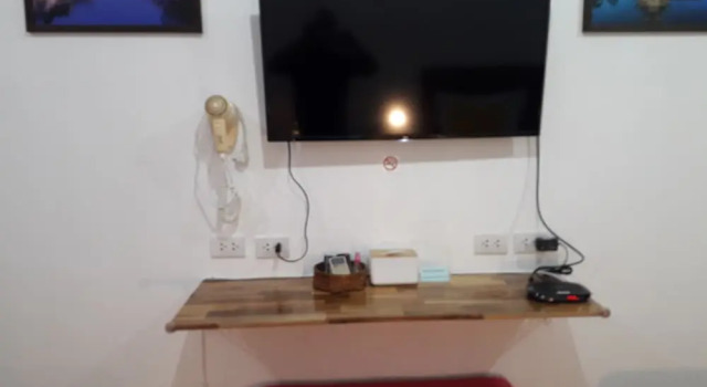Четырёхместный семейный номер Standard с балконом Sala Bua Room