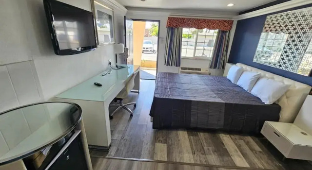 Номер Executive Flamingo Inn