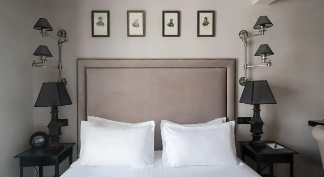 Двухместный номер Superior с балконом Hotel Saint-Louis en LIsle - Notre-Dame