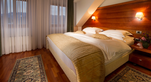 Premier Hotel Lovec