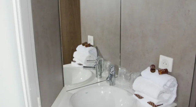 Номер Prestige Brit Hotel Confort Le Revest Sainte-Maxime