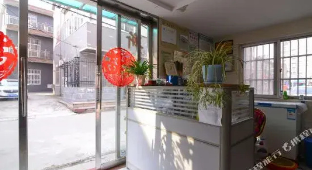Zhenjiang Yangzhong Xinyuyuan Hotel, Prenota Hotel Hotel a Jiangsu con parcheggio, Parcheggio