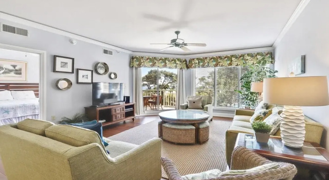 302 Windsor 1 Bedroom 2 Bathrooms Condo