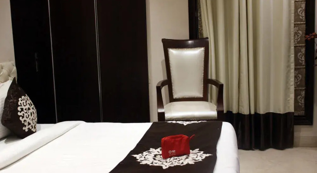 OYO 550 Hotel Aura Grand Residency, Забронировать Отель Отели Нью-Дели с завтраком, Завтраки