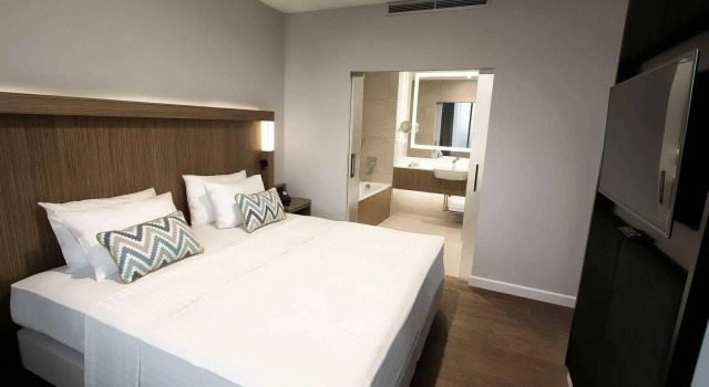 Двухместный люкс c 1 комнатой Courtyard by Marriott Katowice City Center
