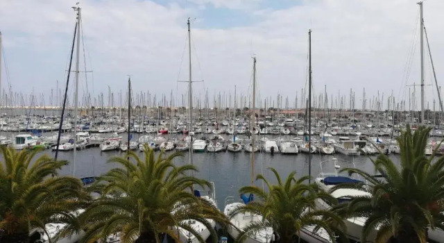 Апартаменты T2 sur le port avec parking