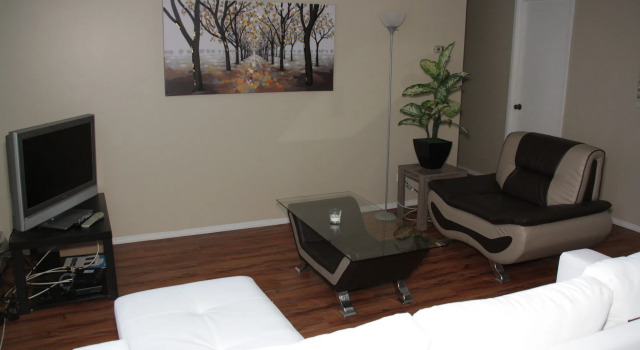 London House, Book Hotel Hotels in Calgary with a Pool, near Macleod Trail, Swimming Pool