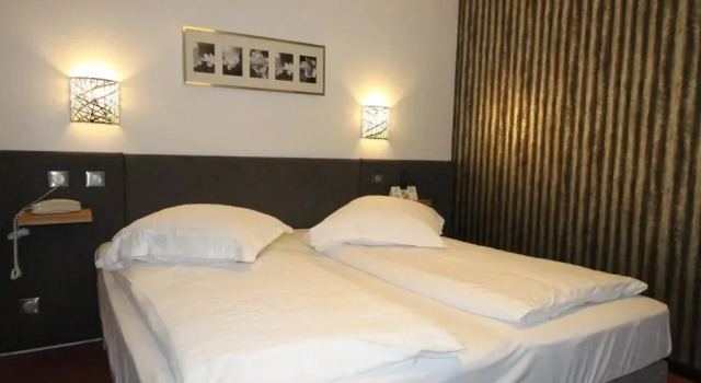 Le Verger De Bischwiller, Rezervovat Hotel Hotely v Bischwiller s parkováním, Parkování